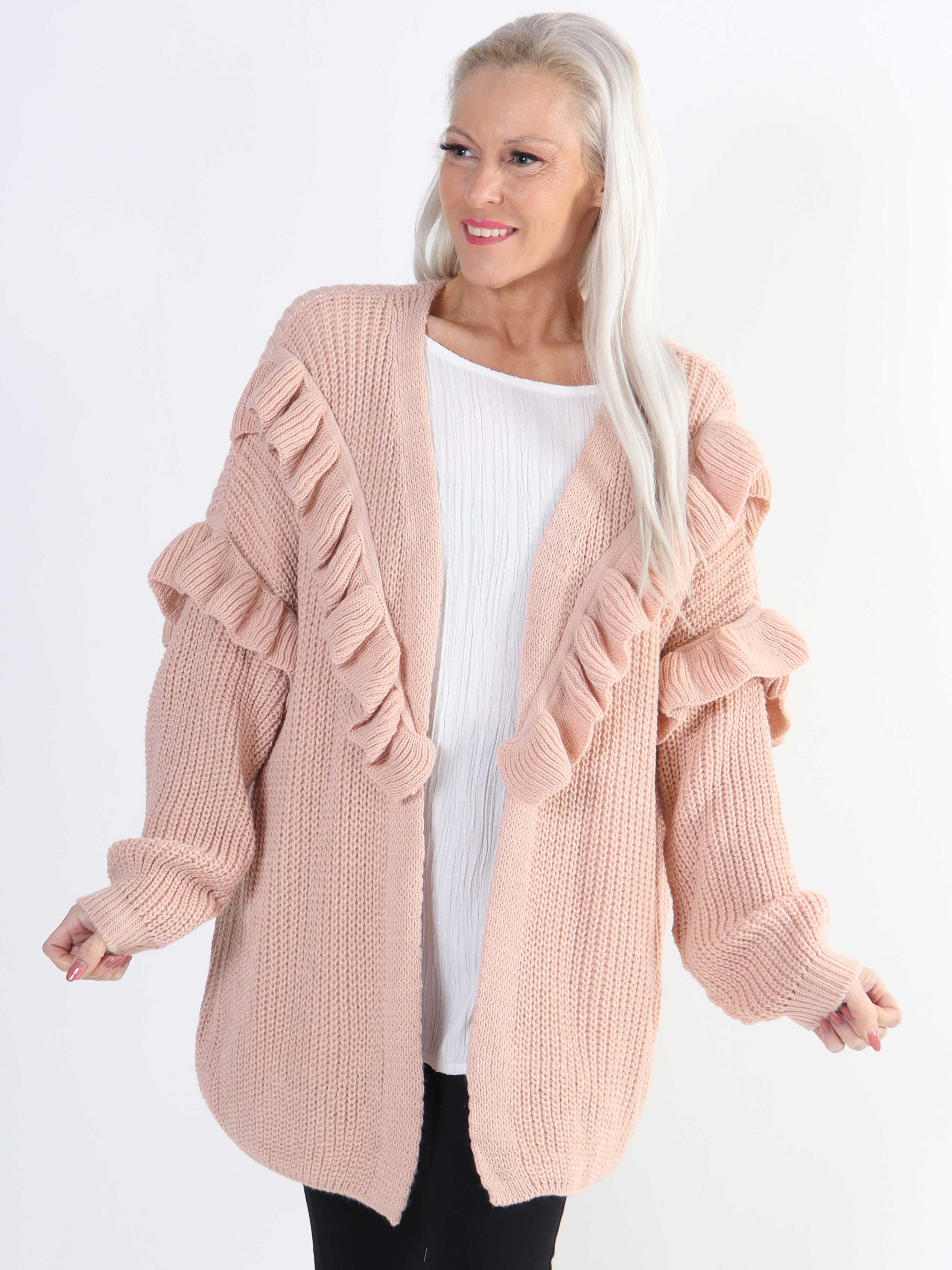 Ellis Cardigan - Lækker plus size strikcardigan med fine flæsedetaljer